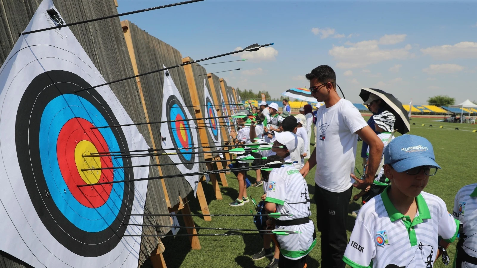 Urfa’da okçuluk yarışması heyecanı